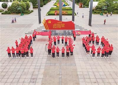 辞职后的五险一金游戏画面